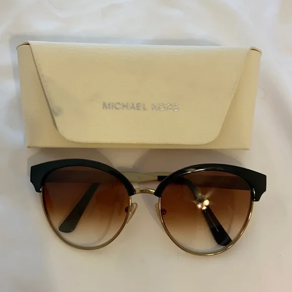 Never been worn Michael Kors sunglasses Michael Kors sunglasses - NEVER WORN main image 3